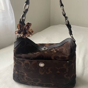 𝘉𝘳𝘰𝘸𝘯 𝘖𝘱𝘵𝘪𝘤 𝘊𝘩𝘦𝘭𝘴𝘦𝘢 𝘚𝘢𝘵𝘤𝘩𝘦𝘭🤎